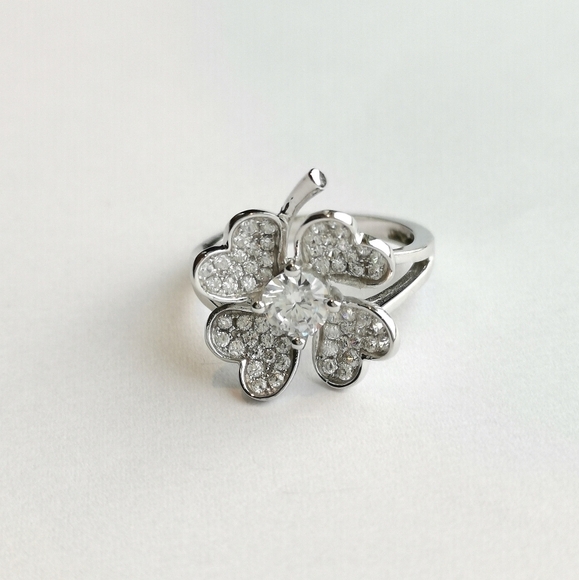 Sterling Silver CZ Clover Flower Ring Size 9 NWT - Picture 2 of 6